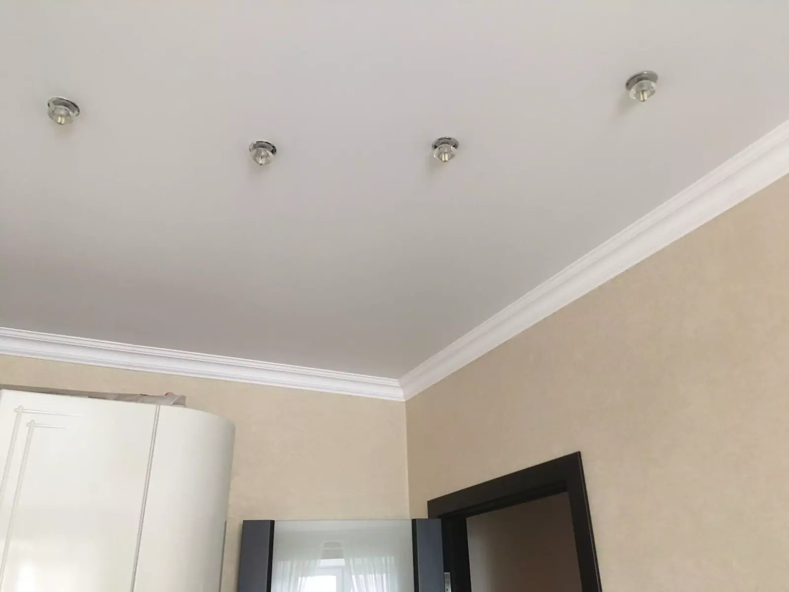Матовый натяжной потолок в квартиру — Салават, Ленина, 47, фото 1